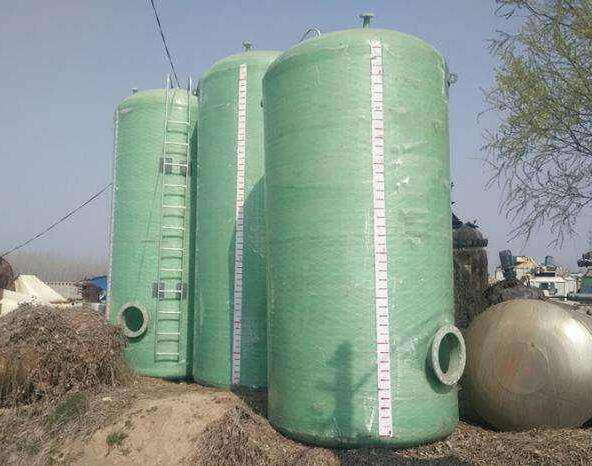 重慶玻璃鋼鹽酸罐的性能特點(diǎn)及如何確保其堅(jiān)固性